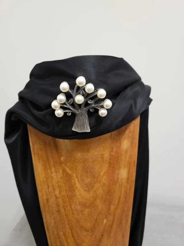 Broche fantasia. Prezzi nella descrizione.