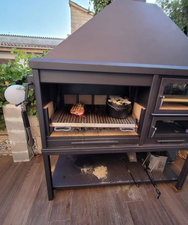 Barbecue a legna per esterni