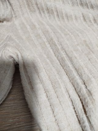 Conjunto pantalón y camiseta beige Talla M