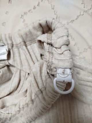 Conjunto pantalón y camiseta beige Talla M