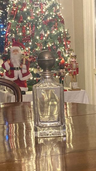 Elegante bottiglia cristallo con tappo