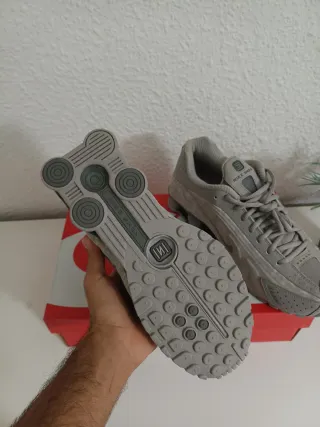 Nike Shox R4 College Grey / Flat Pewter