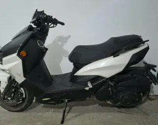 Moto Scooter Blanca 20.000km ITV Nov 2026 125cc
