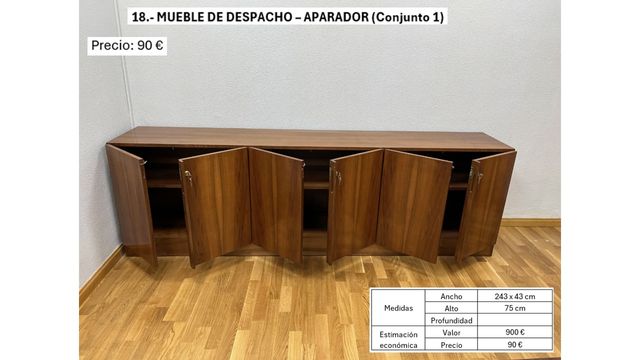 Mesa de despacho de madera oscura
