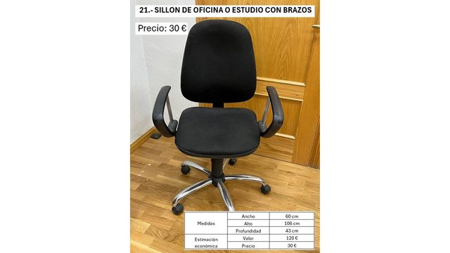 Mesa de despacho de madera oscura