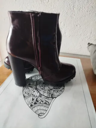 Botas charol mujer tacón alto
