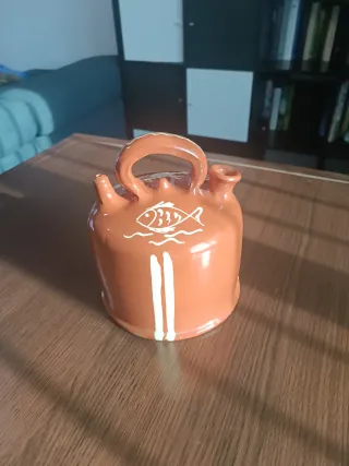 Botijo de cerámica St. Domingo Argentona 2001.