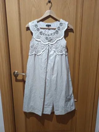 Vestido beige bordado talla M