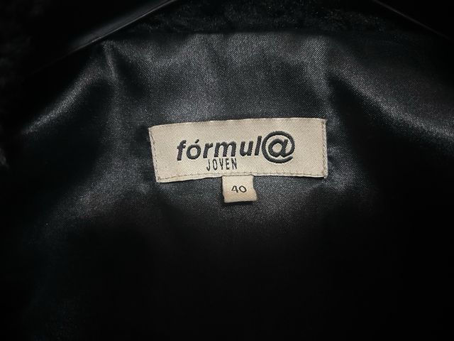 Abrigo pelo sintético negro manga 3/4