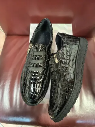Zapatos negros piel cocodrilo talla 37