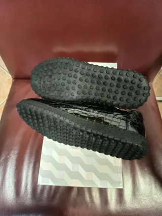 Zapatos negros piel cocodrilo talla 37