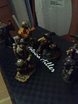 Figuras decorativas brujas, magos y más