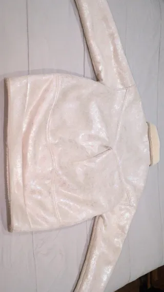 Cazadora efecto piel beige y dorada