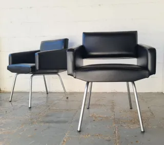 Butaca FERROCOLOR estilo Pierre Guariche.