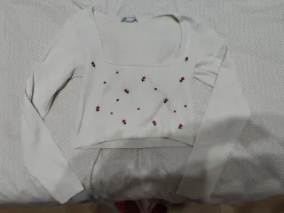 Jersey Zara cropped flores bordadas