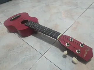Ukelele Rojo