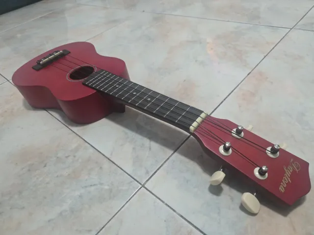 Ukelele Rojo