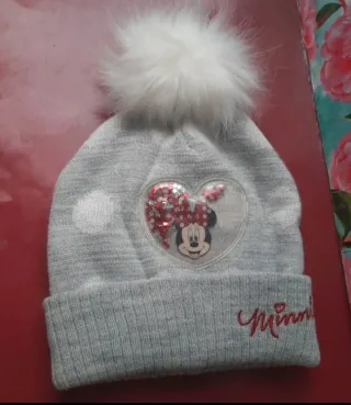 Gorro con pompòn, Minnie