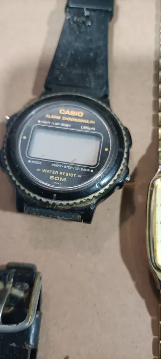 Reloj Citizen Dorado y Blanco