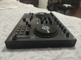 Controladora Traktor Kontrol S2 HW