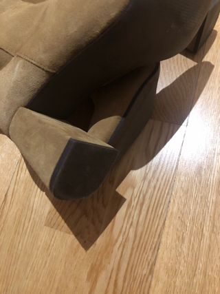 Botas altas ante beige tacón