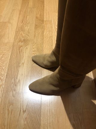 Botas altas ante beige tacón