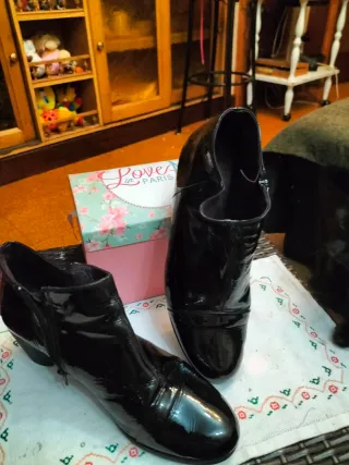 Botines Charol Negros