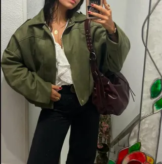 Chaqueta verde bomber( nueva porque me compre dos)
