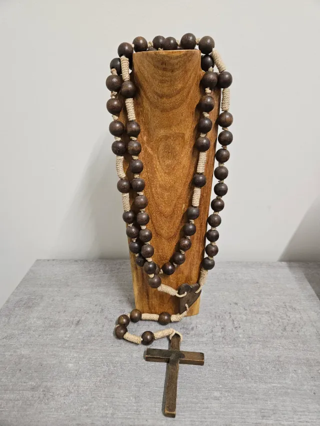 Rosario in legno vintage