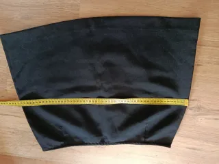 Falda negra corta talla 46