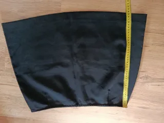 Falda negra corta talla 46