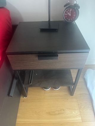 2 Mesitas de Noche Ikea Madera y Metal
