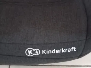 Silla de coche Kinderkraft negra de 15 a 36 kilos.