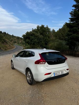 Volvo V40 2015