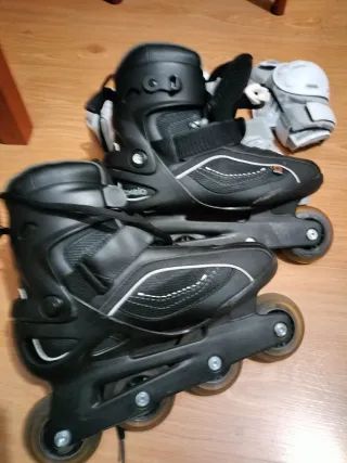 Patines Oxelo Talla 39.5 Adulto. Con protecciones.