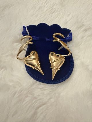 Pendientes dorados corazón llamativos
