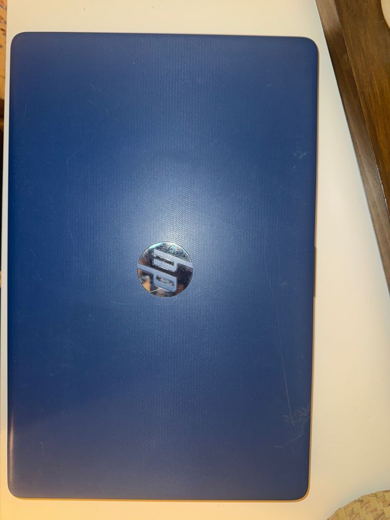 HP Laptop 15-da0031ns Azul y Plata