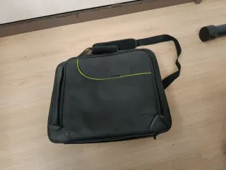 Xbox One Blanca + Mando + Kit Carga