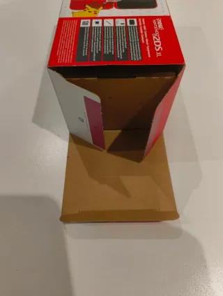 Nintendo 2DS XL Edición Poké Ball