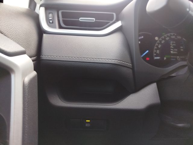 Toyota RAV4 220H 4WD 2022