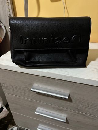 Bolso Negro Desigual