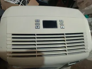 2 Aires Acondicionado DeLonghi Pinguino.