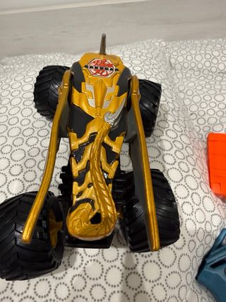 Coche de Juguete Bakugan Dorado