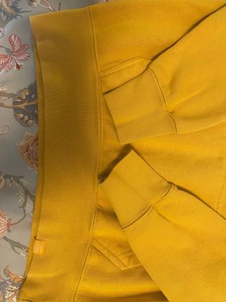 Sudadera Pull&Bear amarilla chico en talla S