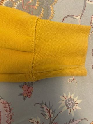 Sudadera Pull&Bear amarilla chico en talla S