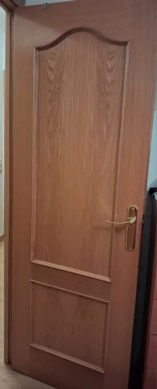 Puerta haya Medidas: Ancho 71,5 cm y alto 201 cm -