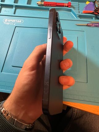 Componenti interni di iPhone 15 Pro Max