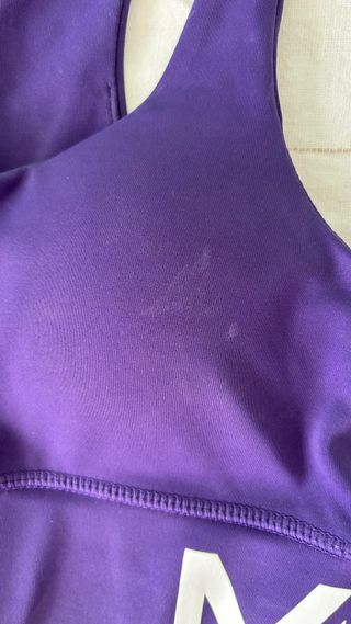 Conjunto deportivo MyProtein morado mujer