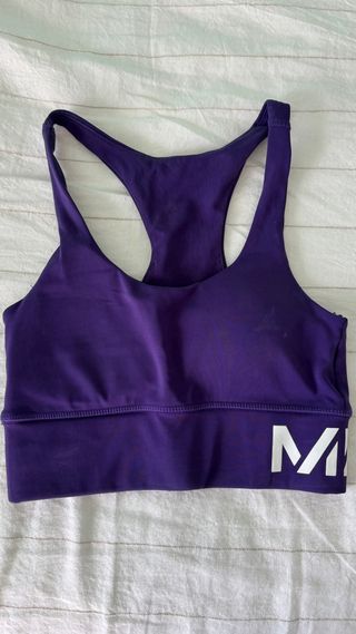 Conjunto deportivo MyProtein morado mujer