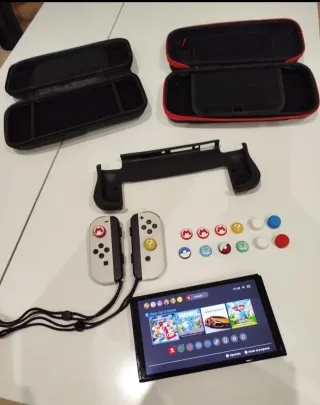 Nintendo Switch OLED Bianca e Multicolore